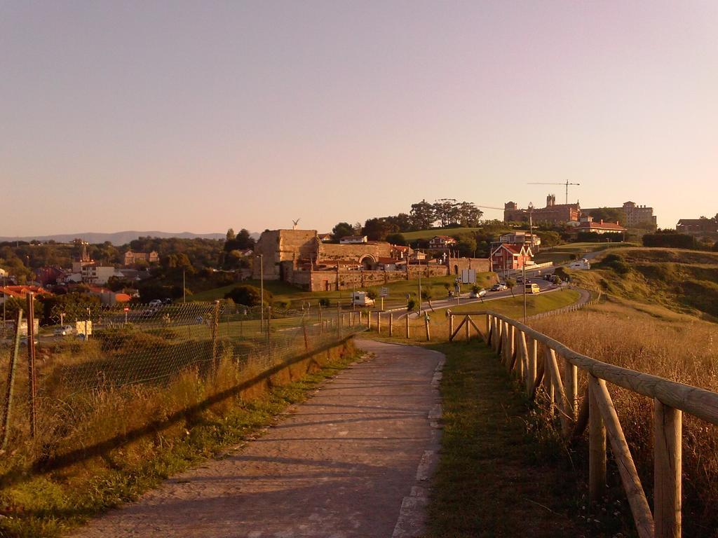 Pension Vega De Pas Comillas Extérieur photo